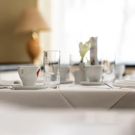 Kaiser Von Oesterreich, Historik- Und Thermalhotel Hotel