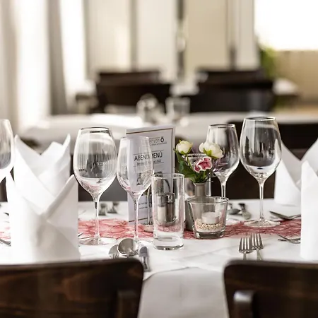 Hotel Kaiser Von Oesterreich, Historik- Und Thermalhotel 4*