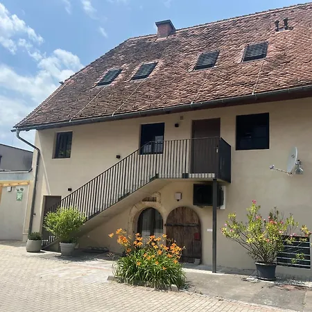 Kaiser Von Oesterreich, Historik- Und Thermalhotel Hotel