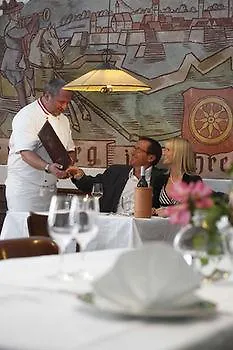 Отель Kaiser Von Oesterreich, Historik- Und Thermalhotel 4*