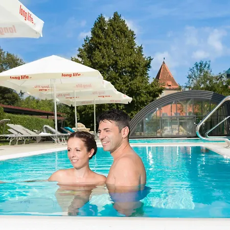 Kaiser Von Oesterreich, Historik- Und Thermalhotel Отель