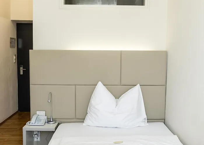 Kaiser Von österreich, Historik- Und Thermalhotel