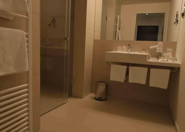 Kaiser Von Oesterreich, Historik- Und Thermalhotel